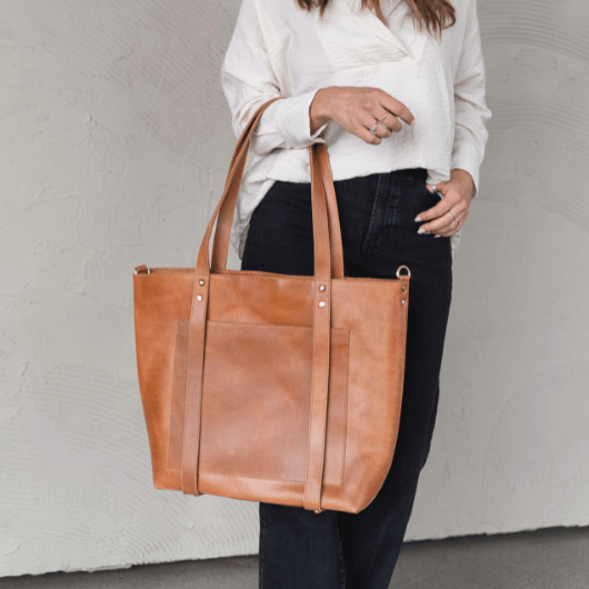 Stylish Leather Travel Hat Tote on display, demonstrating a blend of practicality and sophistication.