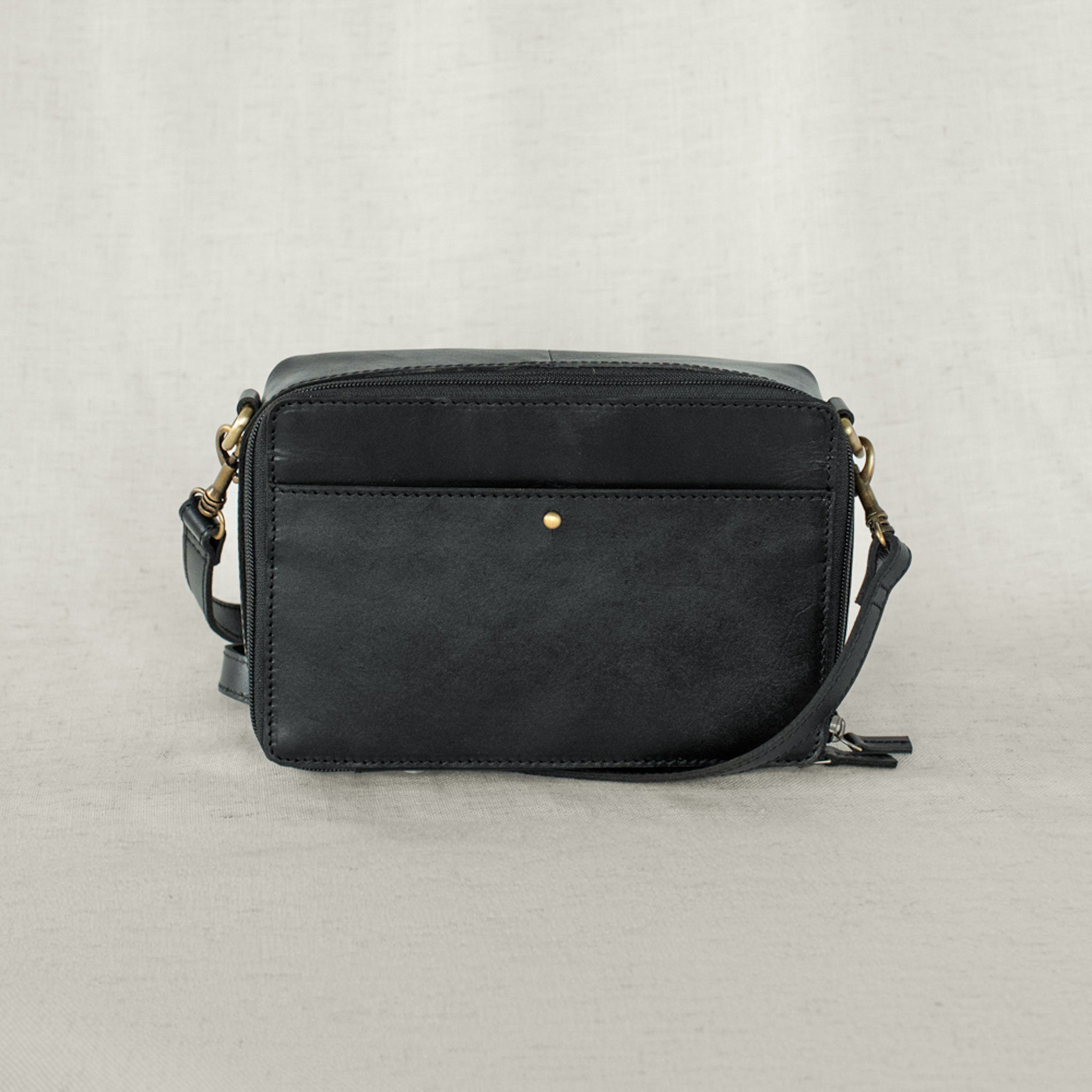 Nomad Crossbody full-grain leather bag in black