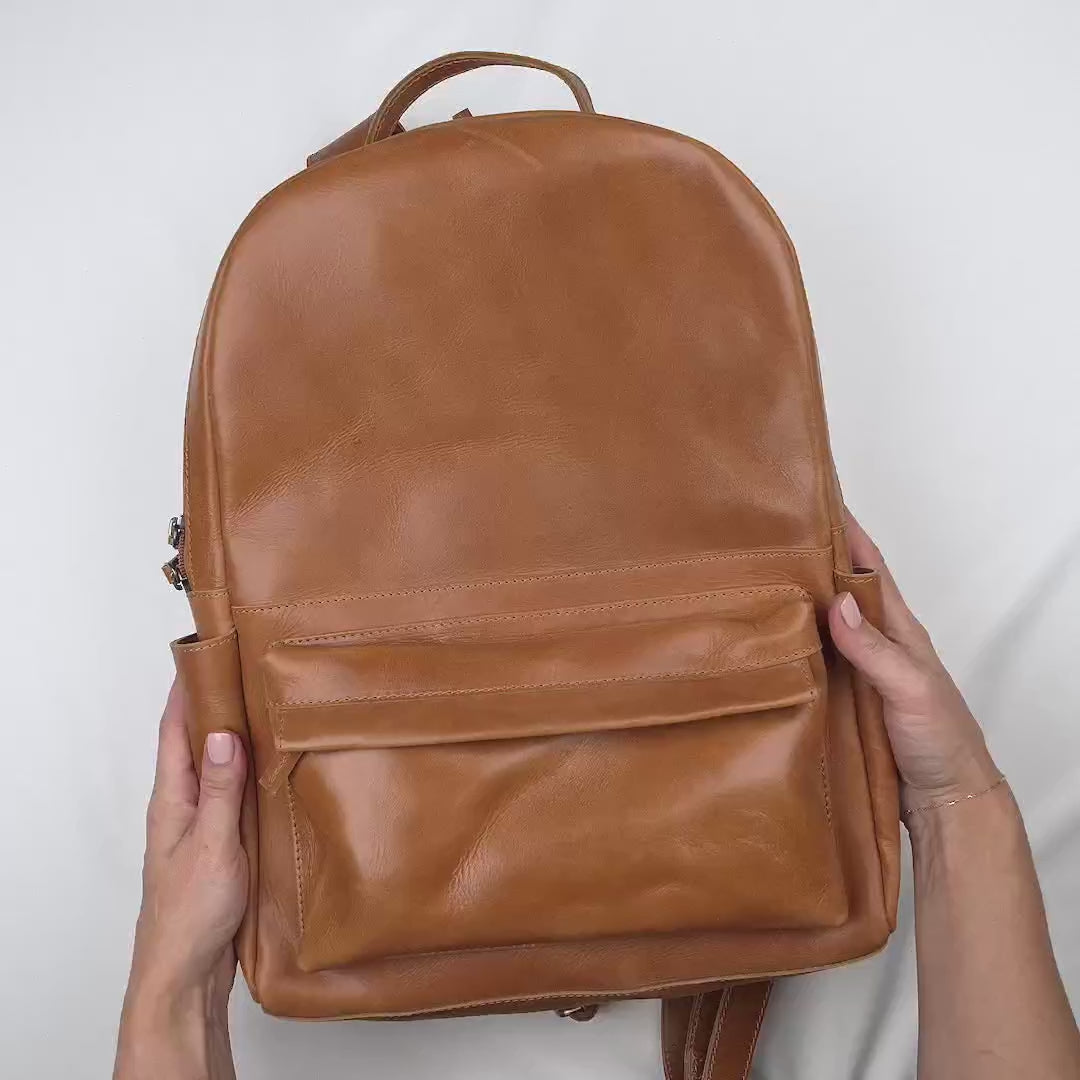 video of camel commuter travel friendly backpack and its features